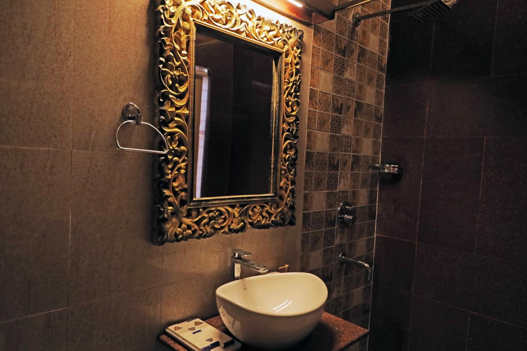 The Neeraj Ganga Heritage Palace Rishīkesh Exteriör bild
